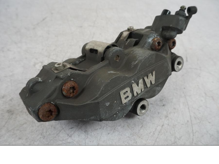 Höger sida på Bromsok från en BMW R 850 R -2004 motorcykel.