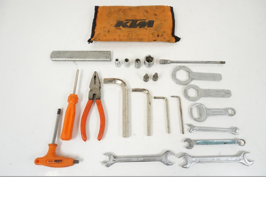 Framsidan på Verktyg från en KTM 990 SM -2009 motorcykel.