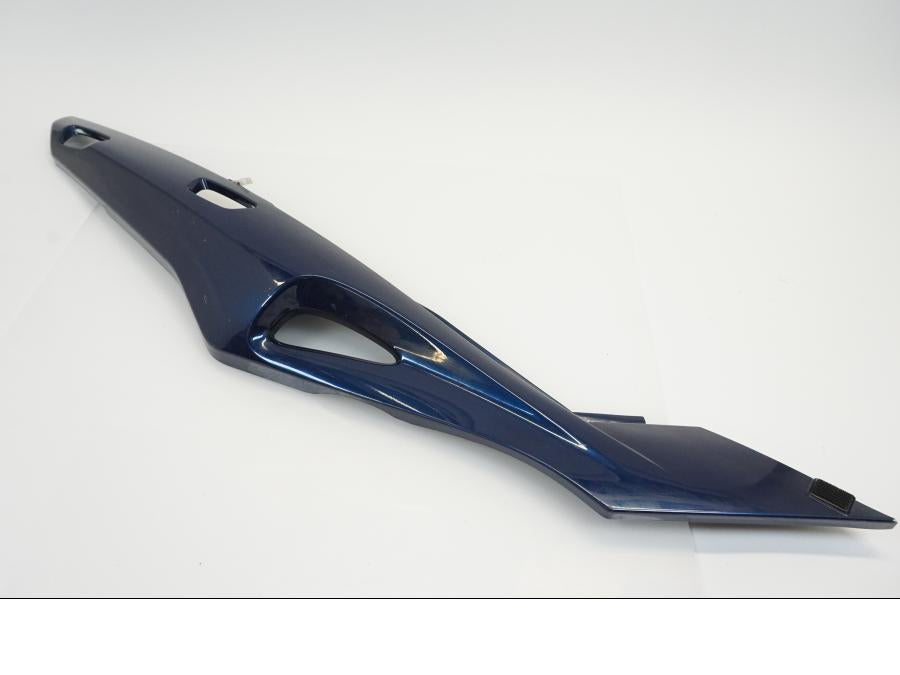 Baksidan på Bakvinge från en Triumph Sprint GT -2011 motorcykel.