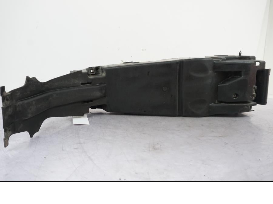 Extrabild1 på Undertail från en Triumph Tiger -2009 motorcykel.