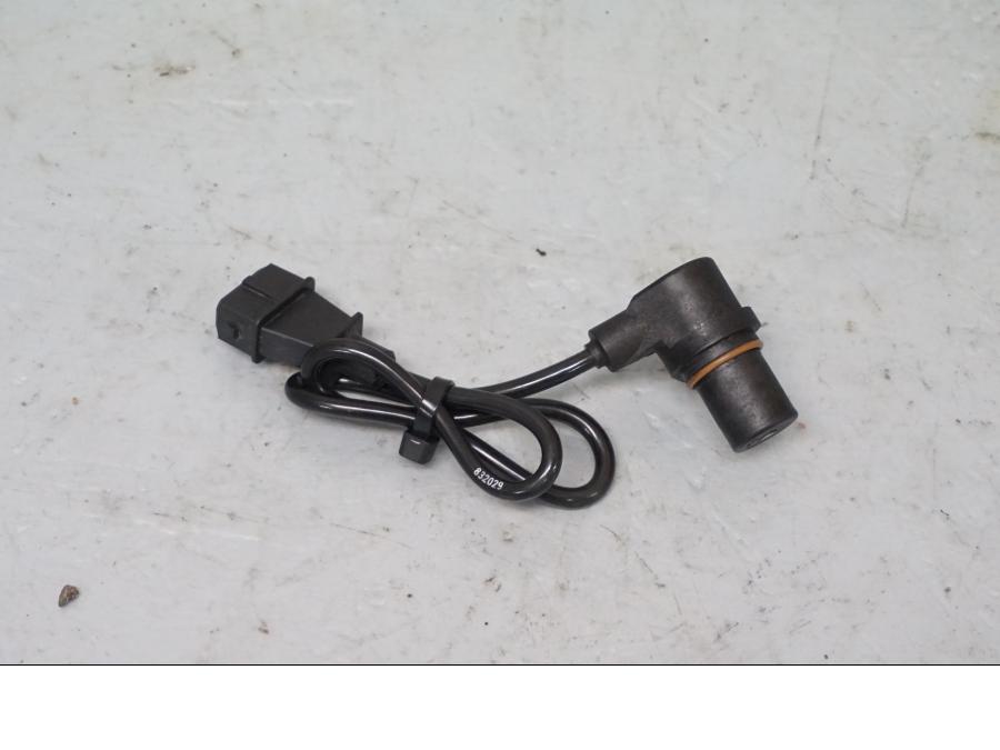 Framsidan på Tändpickup från en Aprilia Tuono V4R -2018 motorcykel.