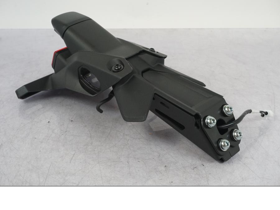 Höger sida på Skylthållare från en Kawasaki ZX-4R -2024 motorcykel.