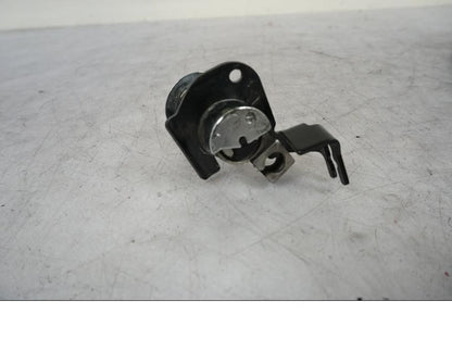 Snett nerifrån på Låssats från en Triumph Bonneville T120 -2021 motorcykel.