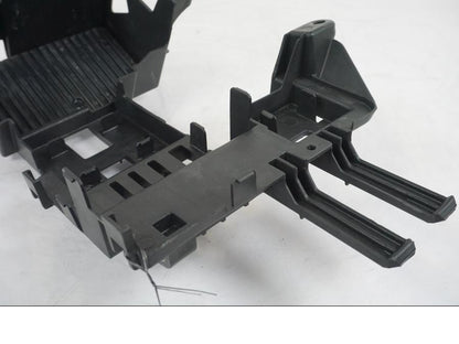 Baksidan på Batterihållare från en KTM 1290 Super Duke R EVO -2023 motorcykel.