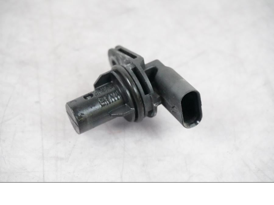 Baksidan på Vevaxelsensor från en BMW R 1250 GSA -2021 motorcykel.