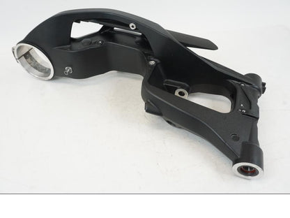 Snett uppifrån på Sving från en Triumph Speed Triple -2021 motorcykel.