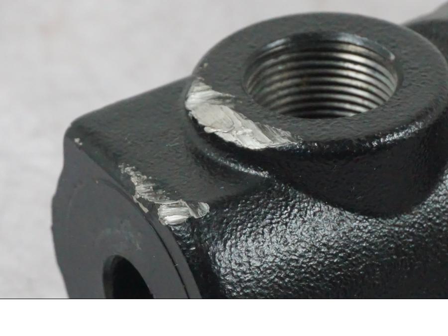 Höger sida på Gaffelben från en BMW F 800 R -2010 motorcykel.