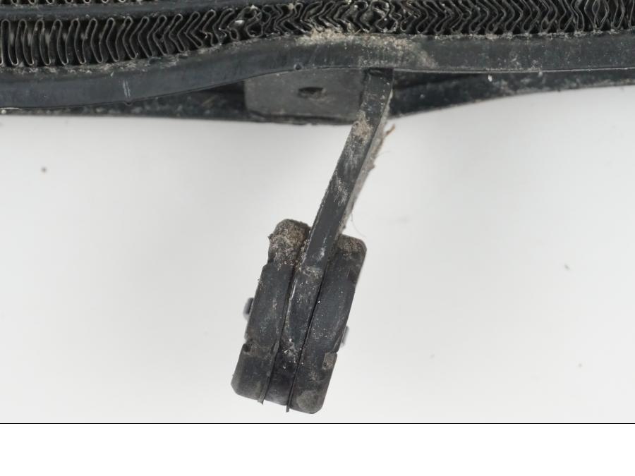 Vänster sida på Vattenkyl från en Suzuki GSX-R 750 -2009 motorcykel.