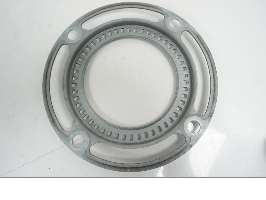 Höger sida på ABS krans från en Honda CB 650 F Hornet -2017 motorcykel.