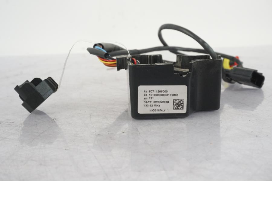 Extrabild1 på Tändningslås från en KTM 1290 Super Adventure R -2018 motorcykel.