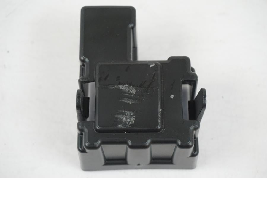 Baksidan på Sadellås från en KTM 1290 Super Duke R EVO -2023 motorcykel.