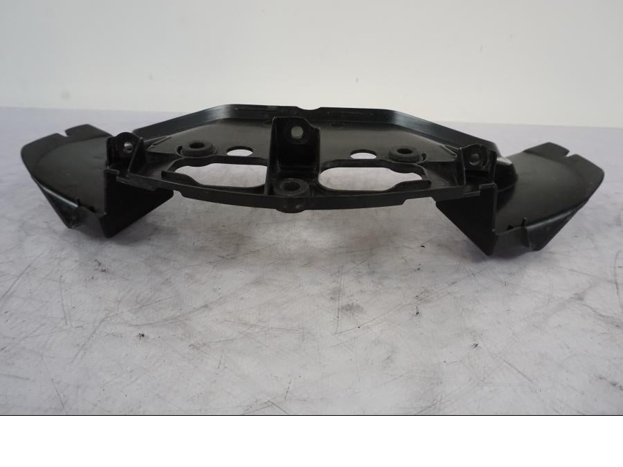 Snett nerifrån på Instrumentkåpa från en Kawasaki ER-6F -2010 motorcykel.