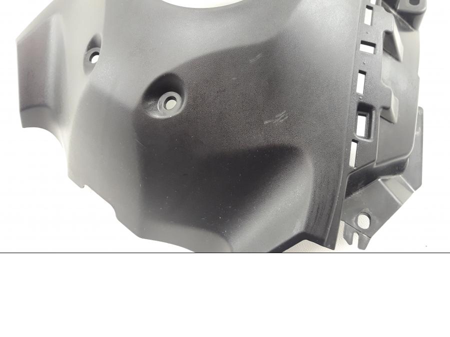 Höger sida på Bensintankskåpa från en Yamaha MT-07 Tracer -2020 motorcykel.