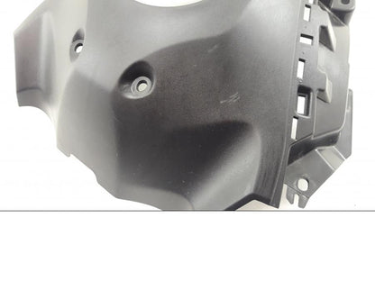 Höger sida på Bensintankskåpa från en Yamaha MT-07 Tracer -2020 motorcykel.