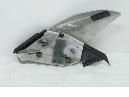 Baksidan på Ljuddämpardekor från en Honda CBR 1000 RR -2005 motorcykel.