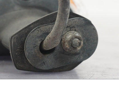 Snett nerifrån på Blinkers från en Suzuki GSF 1250 -2010 motorcykel.