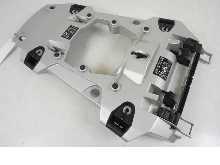 Framsidan på Sadelfäste från en BMW R 1250 GS -2021 motorcykel.