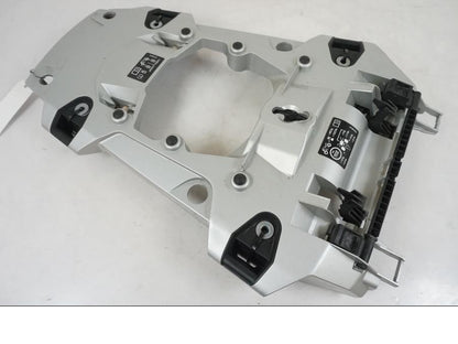 Framsidan på Sadelfäste från en BMW R 1250 GS -2021 motorcykel.