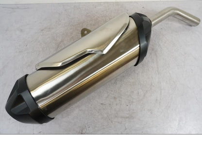 Framsidan på Ljuddämpare från en Triumph Tiger 800 XC -2012 motorcykel.