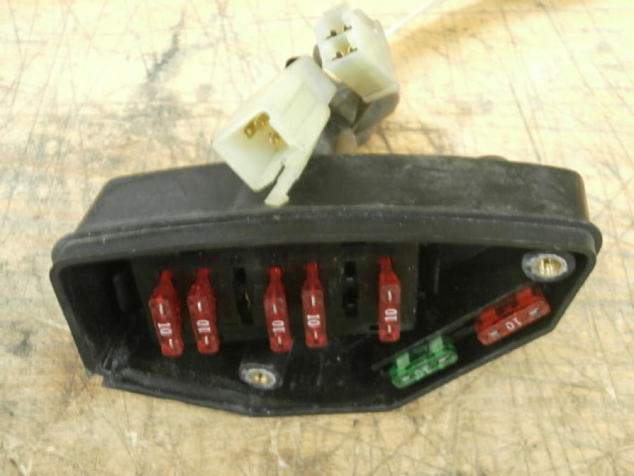 Framsidan på Säkringsbox från en Honda VT 1100 C -1997 motorcykel.