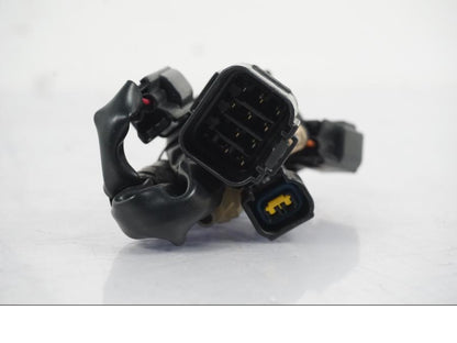 Snett nerifrån på Kablage från en Yamaha YZF 1000 R1 -2007 motorcykel.