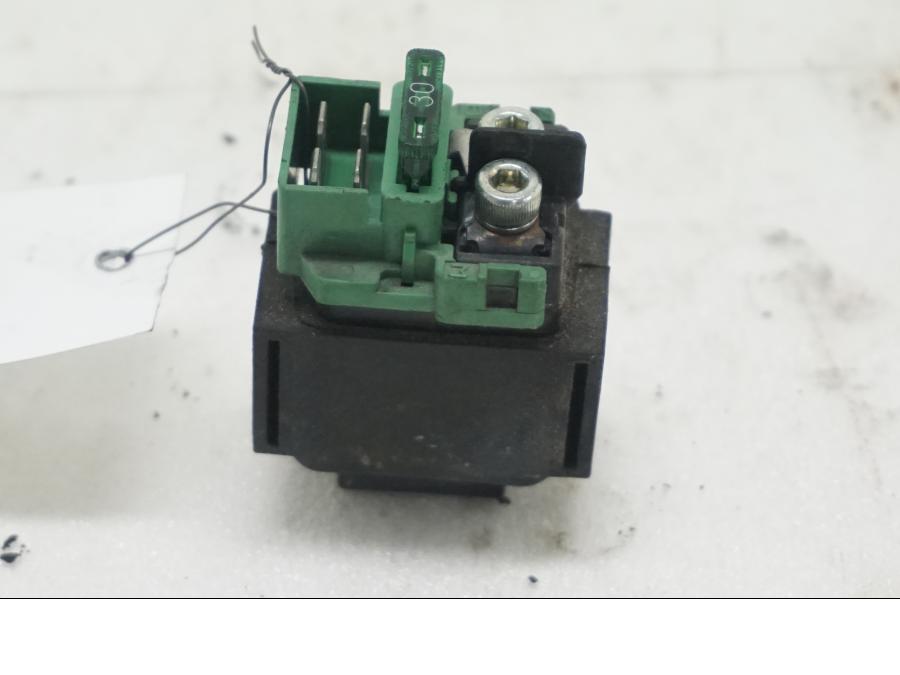 Framsidan på Startrelä från en Honda CBR 500 R -2013 motorcykel.