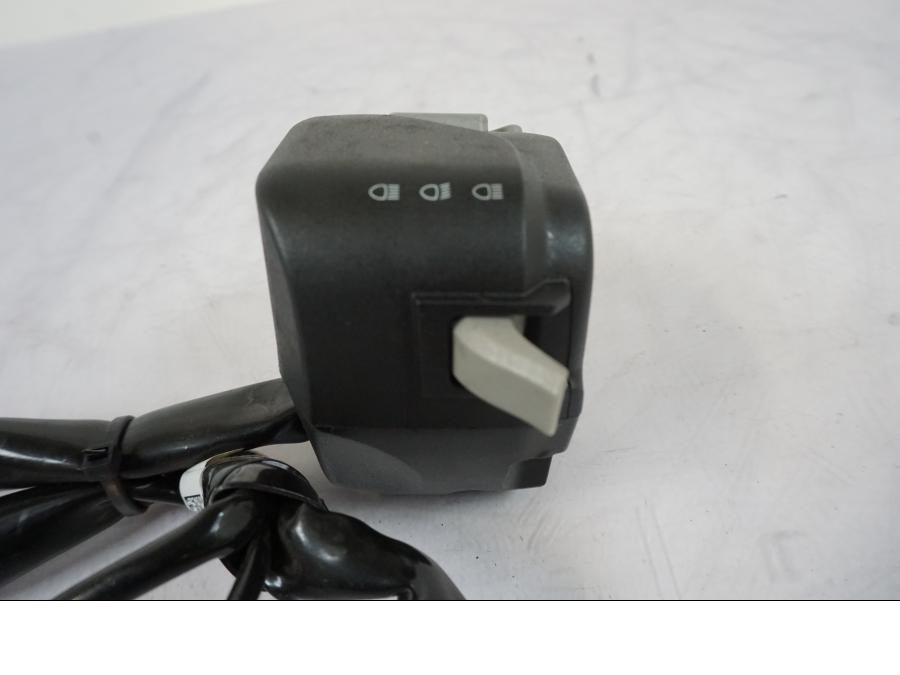 Höger sida på Styrelreglage från en KTM 790 Duke -2019 motorcykel.