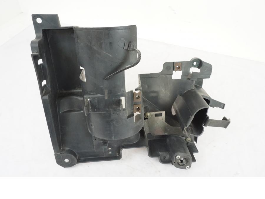 Vänster sida på Plast från en Yamaha XVS 1100 -2000 motorcykel.