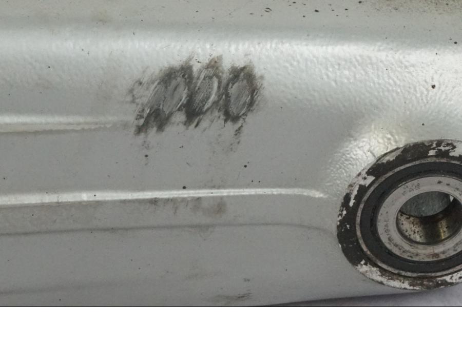 Snett nerifrån på Sving från en BMW R 1100 GS -1998 motorcykel.