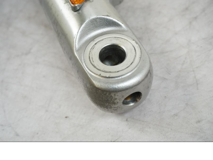 Extrabild1 på Gaffelben från en H-D V-Rod 1130 -2002 motorcykel.