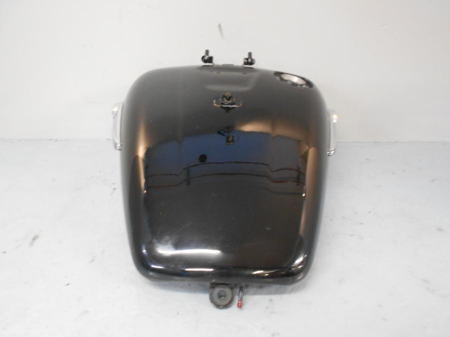 Höger sida på Bensintank från en Kawasaki VN 1500 Classic Tourer -2002 motorcykel.