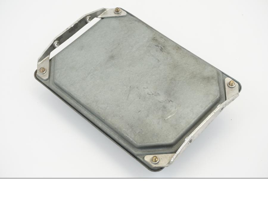 Snett nerifrån på CDI / ECU från en BMW R 1150 R -2002 motorcykel.