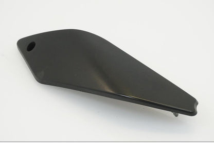 Baksidan på Sidkåpa från en KTM 690 Duke -2012 motorcykel.