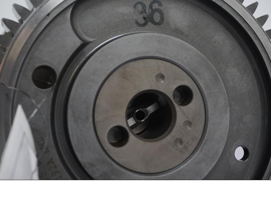 Höger sida på Vevaxel från en BMW R 1250 GS -2023 motorcykel.