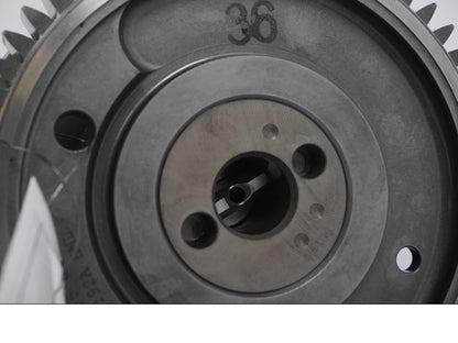 Höger sida på Vevaxel från en BMW R 1250 GS -2023 motorcykel.