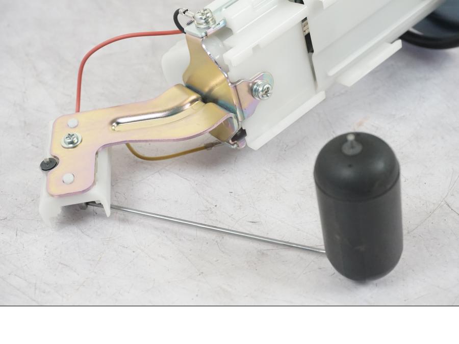 Baksidan på Bensinpump insprut från en Kawasaki Z 900 -2019 motorcykel.