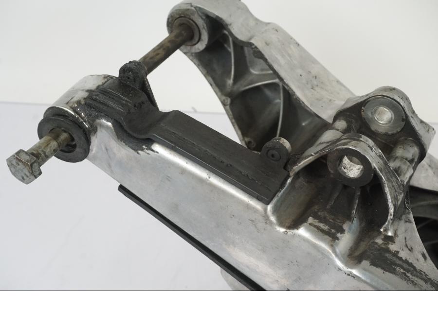 Extrabild3 på Sving från en Aprilia RS 125 -2000 motorcykel.