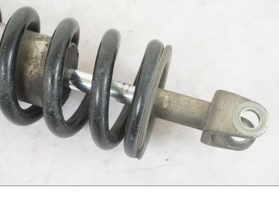 Vänster sida på Stötdämpare från en Yamaha XVS 1100 -2000 motorcykel.