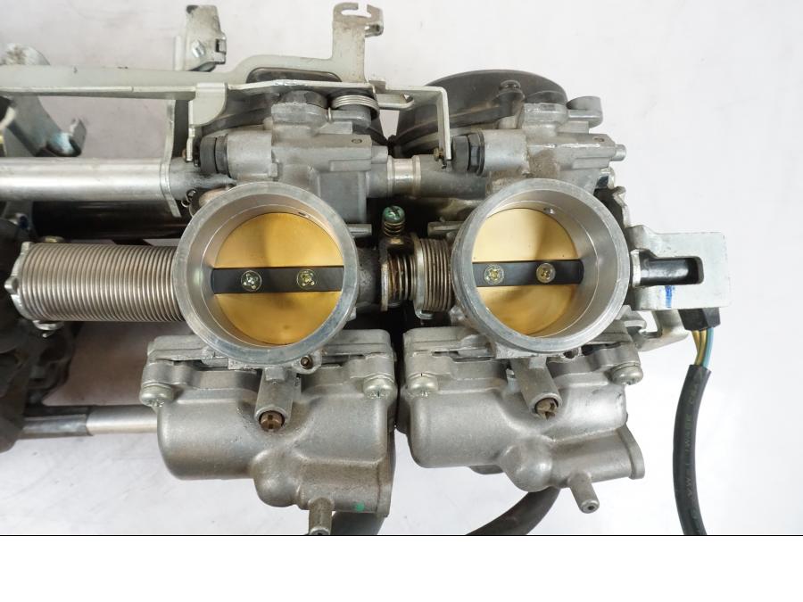 Snett uppifrån på Förgasare från en Honda CBR 1000 F -1999 motorcykel.