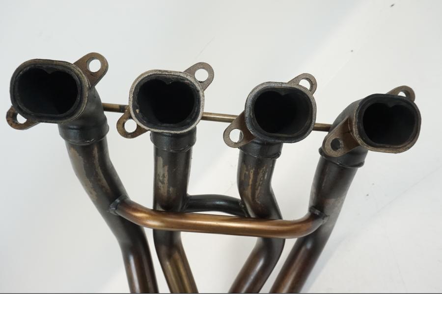 Snett uppifrån på Grenrör från en Triumph TT 600 -2002 motorcykel.