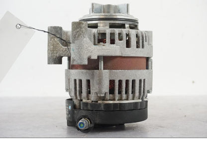 Snett nerifrån på Generator från en BMW K 1600 GTL -2015 motorcykel.