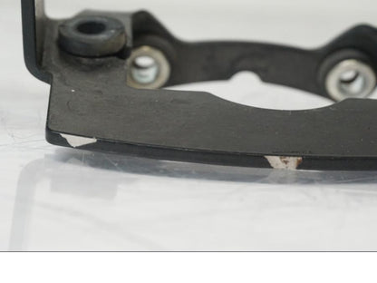 Höger sida på <p>Instrumentpanelsfäste från Husaberg FS 650 E 2004.</p>

<p>Lacksläpp finns se bilder.</p> motorcykel.