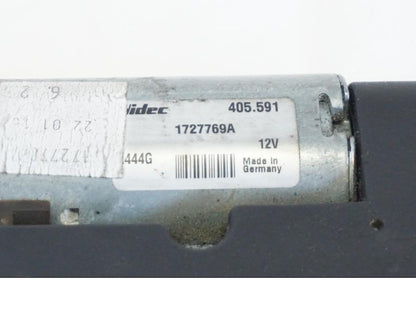 Vänster sida på Vindrutemotor från en BMW K 1600 -2015 motorcykel.