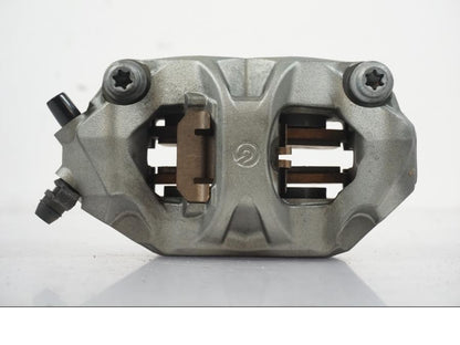 Snett uppifrån på Bromsok från en KTM 1290 Super Duke R -2022 motorcykel.