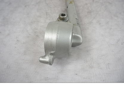 Snett uppifrån på Styre från en Honda VTR 1000 F -1997 motorcykel.