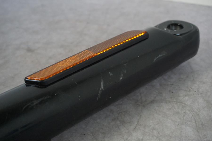 Vänster sida på Gaffelben från en H-D Dyna Fat Bob FXDF -2010 motorcykel.