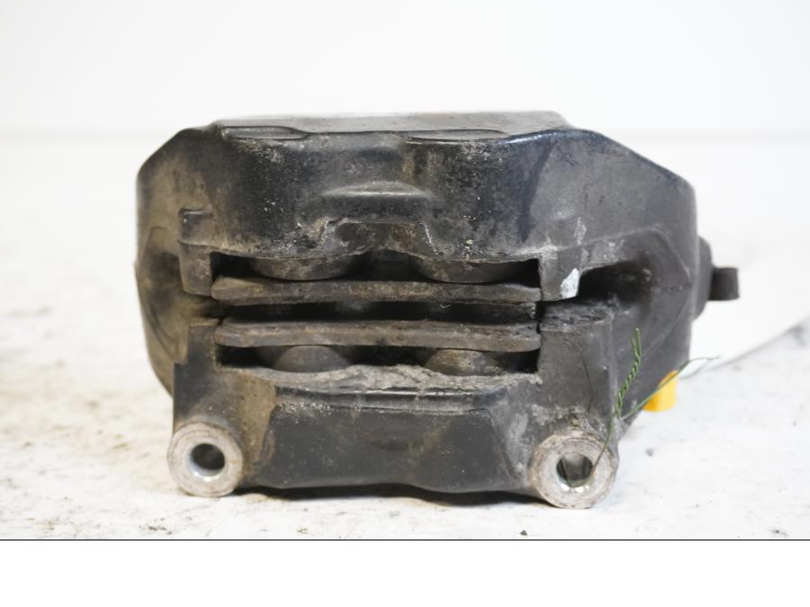 Höger sida på Bromsok från en KTM 125 Duke -2014 motorcykel.