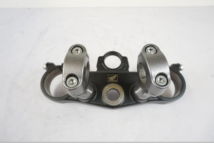 Framsidan på Gaffelkrona från en Honda CRF 1000 Africa Twin -2016 motorcykel.