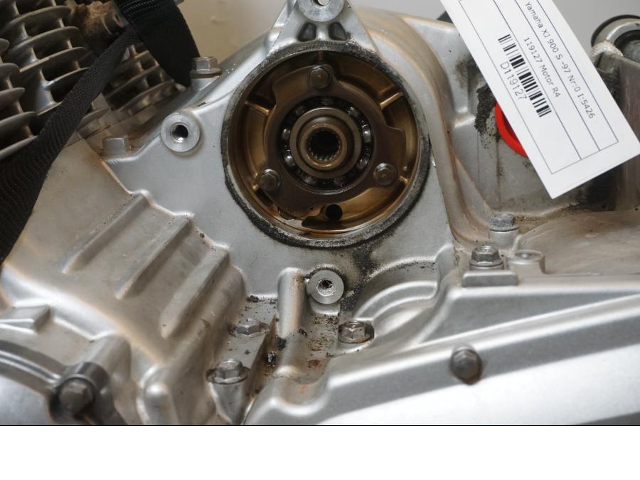 Extrabild3 på Motor från en Yamaha XJ 900 S -1997 motorcykel.