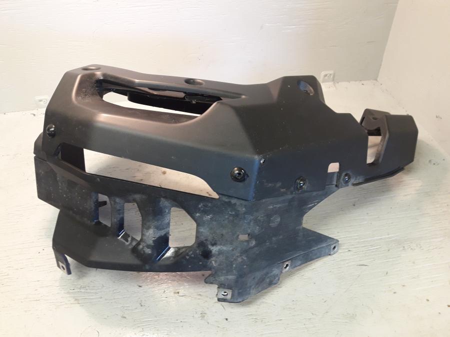 Vänster sida på Magkåpa från en Yamaha MT 125 -2017 motorcykel.